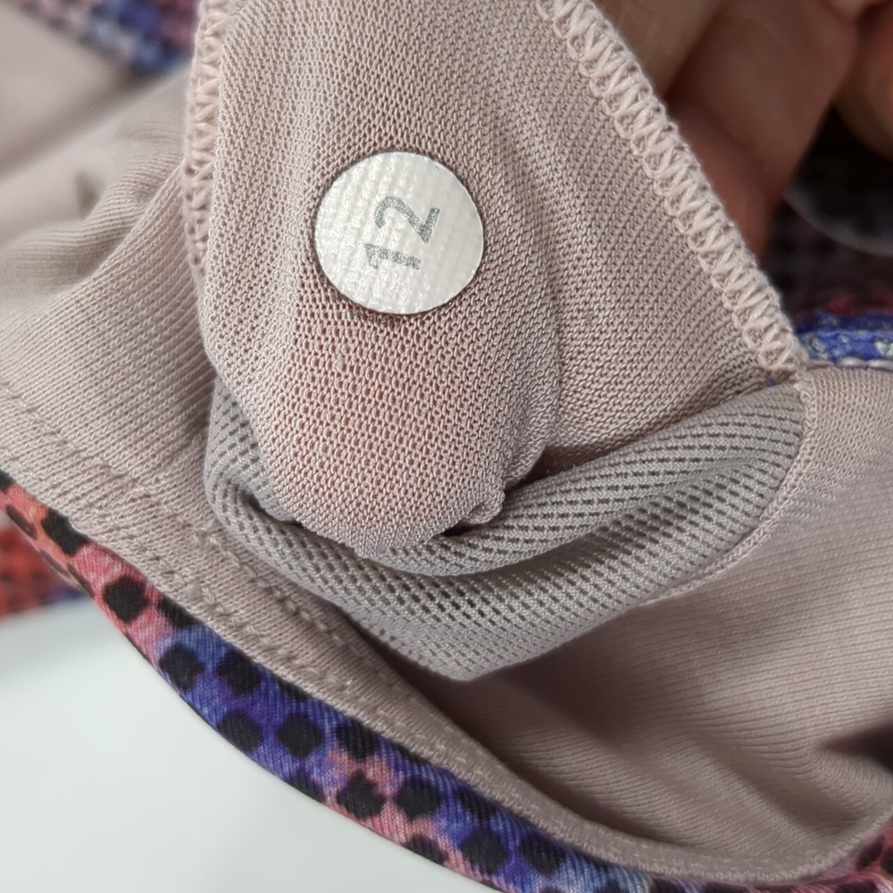Lululemon Sports Bra Size 12 - Picture 5 of 5